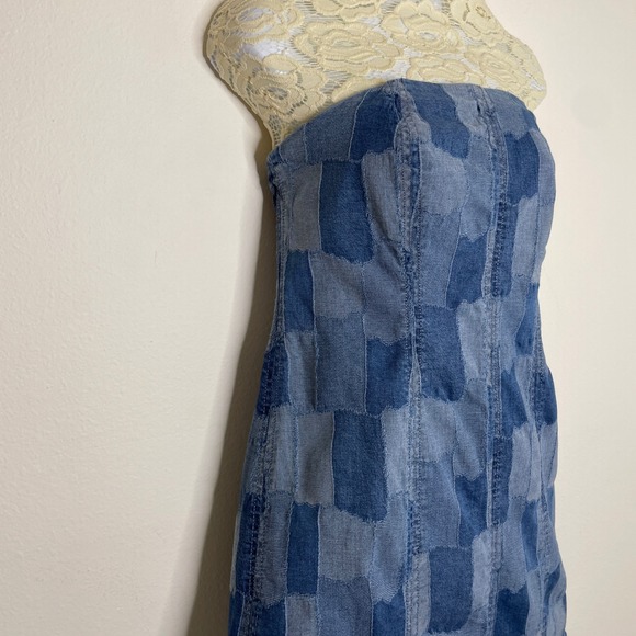 Wild Fable Patchwork Denim Dress Womens Size M Blue Strapless Mini Raw Hem - Picture 3 of 9